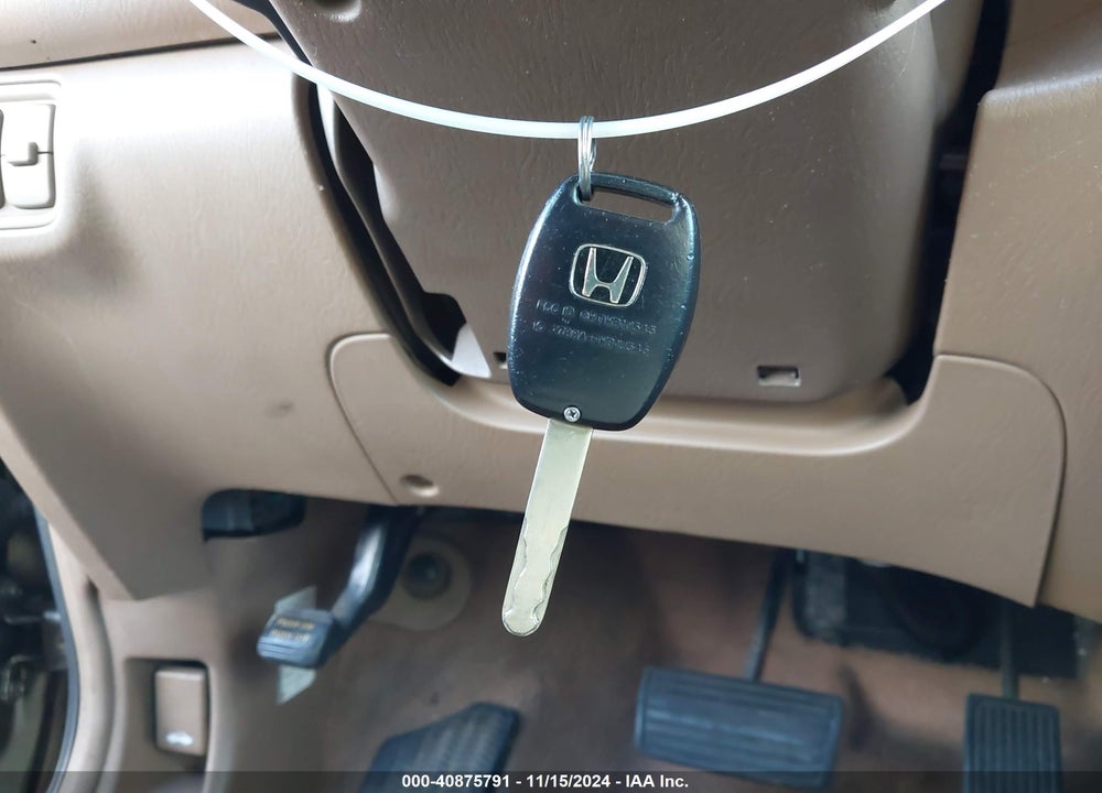 2008 HONDA PILOT EX-L VIN: 5FNYF28518B025886