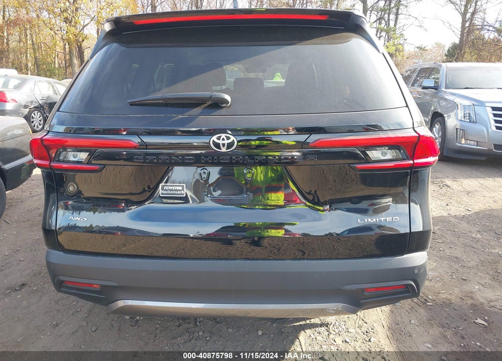 2024 TOYOTA GRAND HIGHLANDER VIN: 5TDAAAB58RS056665