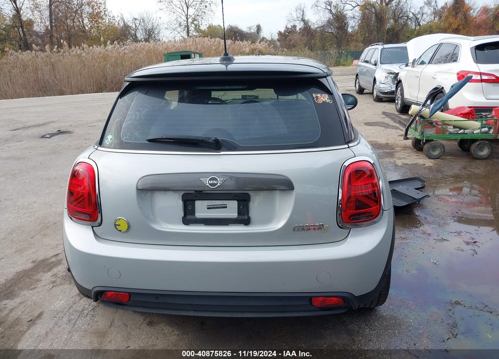 2021 MINI SE HARDTOP COOPER VIN: WMWXP3C09M2P24817