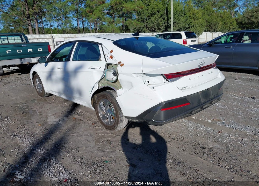 2024 HYUNDAI ELANTRA SE VIN: KMHLL4DG5RU832633