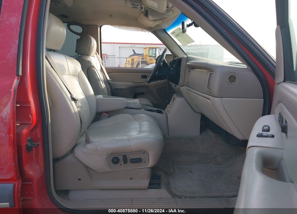 2002 CHEVROLET SUBURBAN 1500 LT VIN: 3GNFK16Z32G168110