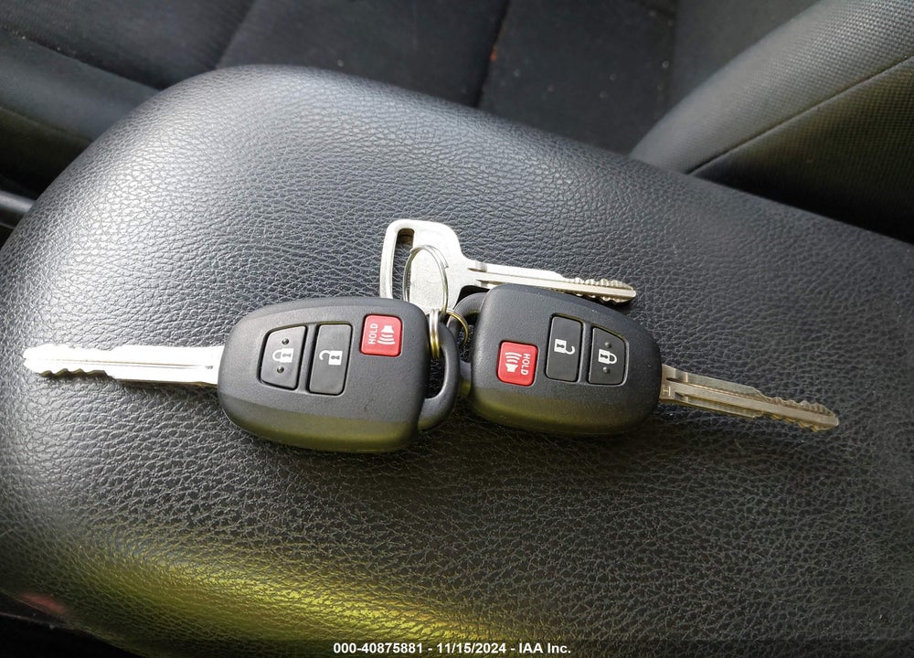 2017 TOYOTA RAV4 LE VIN: 2T3BFREV8HW573901