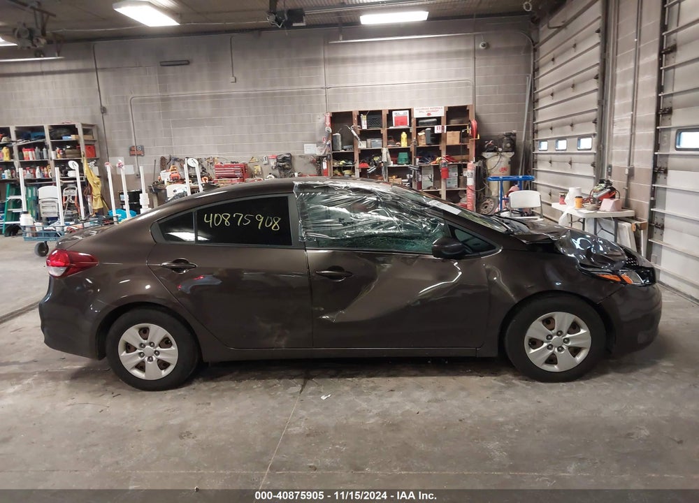 2018 KIA FORTE VIN: 3KPFK4A7XJE180796