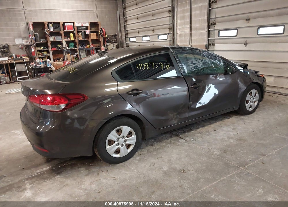 2018 KIA FORTE VIN: 3KPFK4A7XJE180796