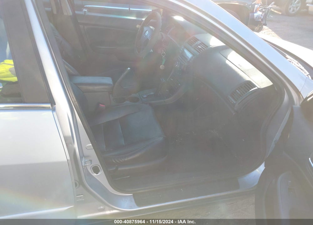 2003 HONDA ACCORD 2.4 LX VIN: 1HGCM563X3A016285