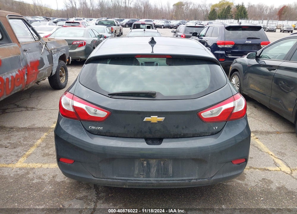 2018 CHEVROLET CRUZE LT AUTO VIN: 3G1BE6SMXJS638398