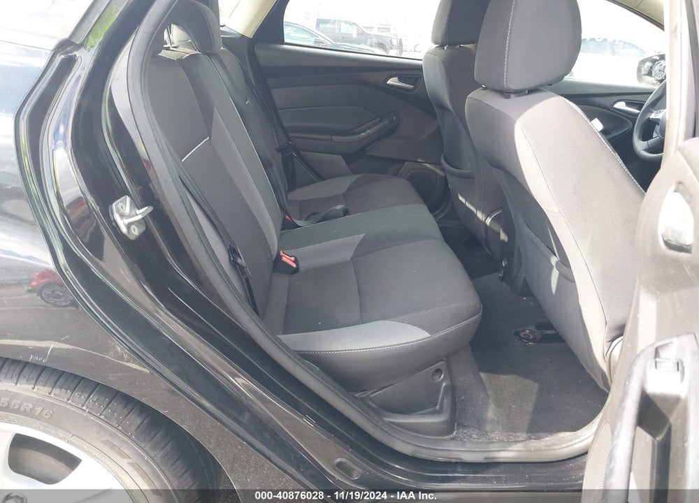 2014 FORD FOCUS SE VIN: 1FADP3K21EL404692