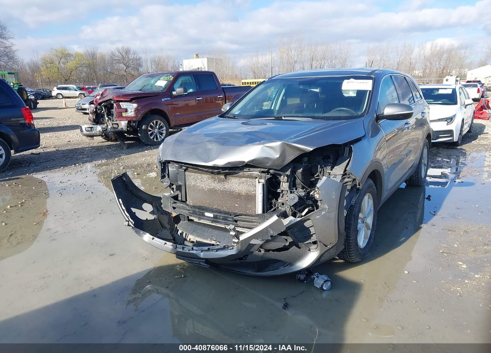 2019 KIA SORENTO 3.3L LX VIN: 5XYPGDA59KG528452