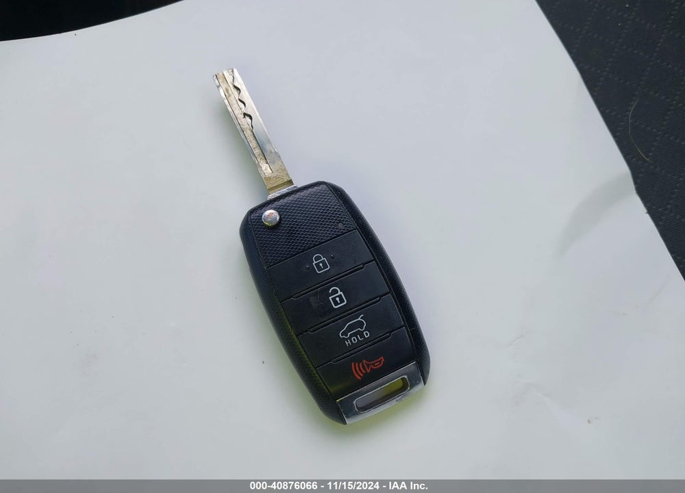 2019 KIA SORENTO 3.3L LX VIN: 5XYPGDA59KG528452