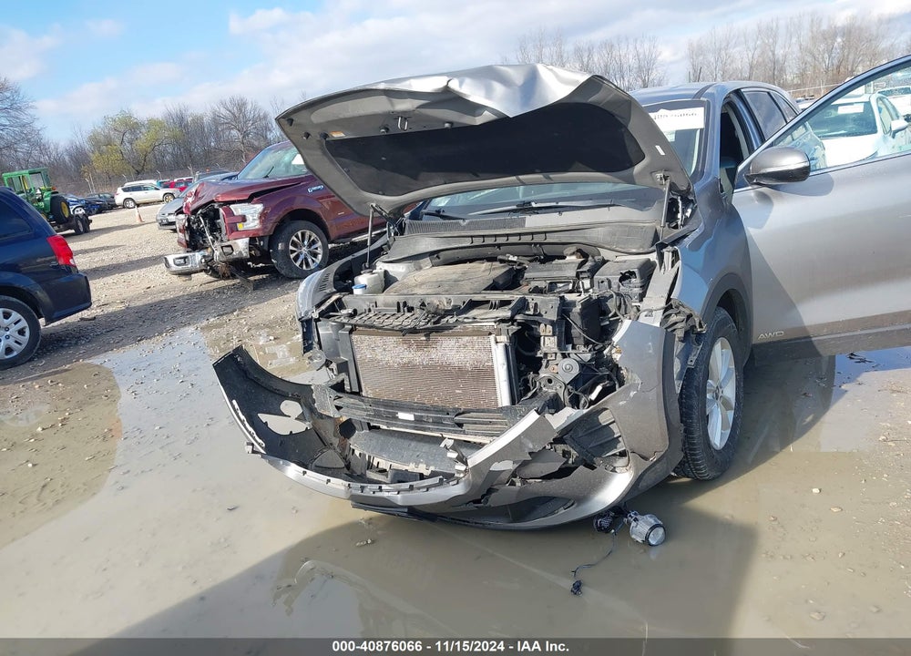 2019 KIA SORENTO 3.3L LX VIN: 5XYPGDA59KG528452