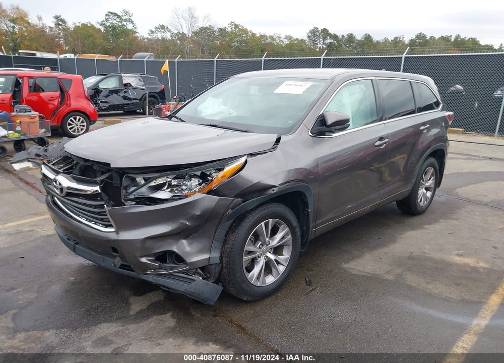 2015 TOYOTA HIGHLANDER LE PLUS V6 VIN: 5TDBKRFH9FS222790