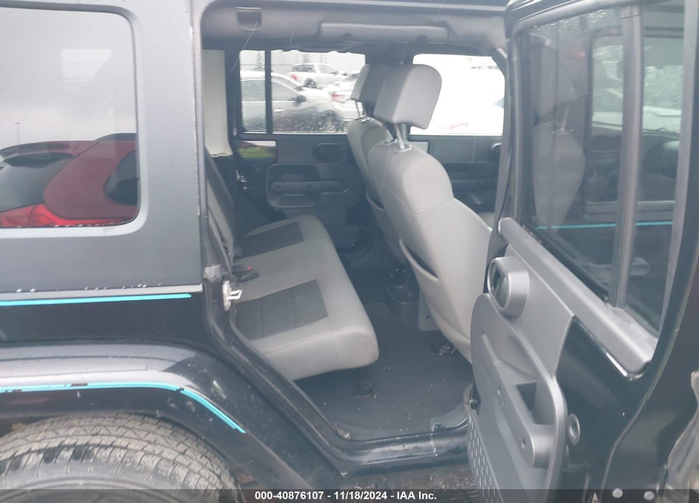 2010 JEEP WRANGLER UNLIMITED SAHARA VIN: 1J4BA5H13AL147570
