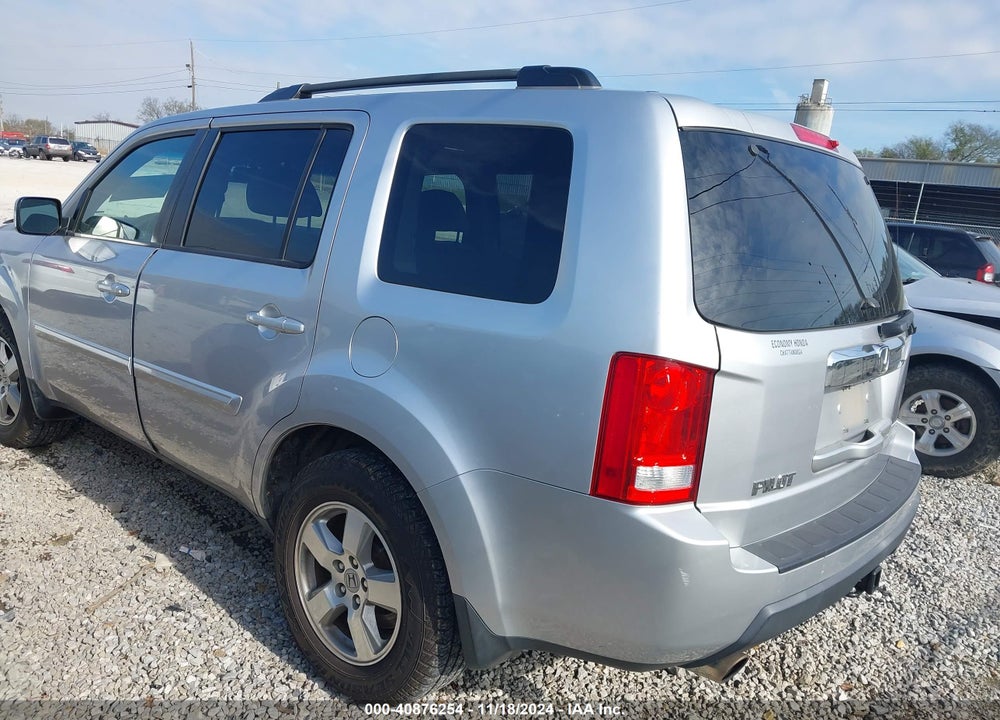 2011 HONDA PILOT EX-L VIN: 5FNYF3H51BB023133