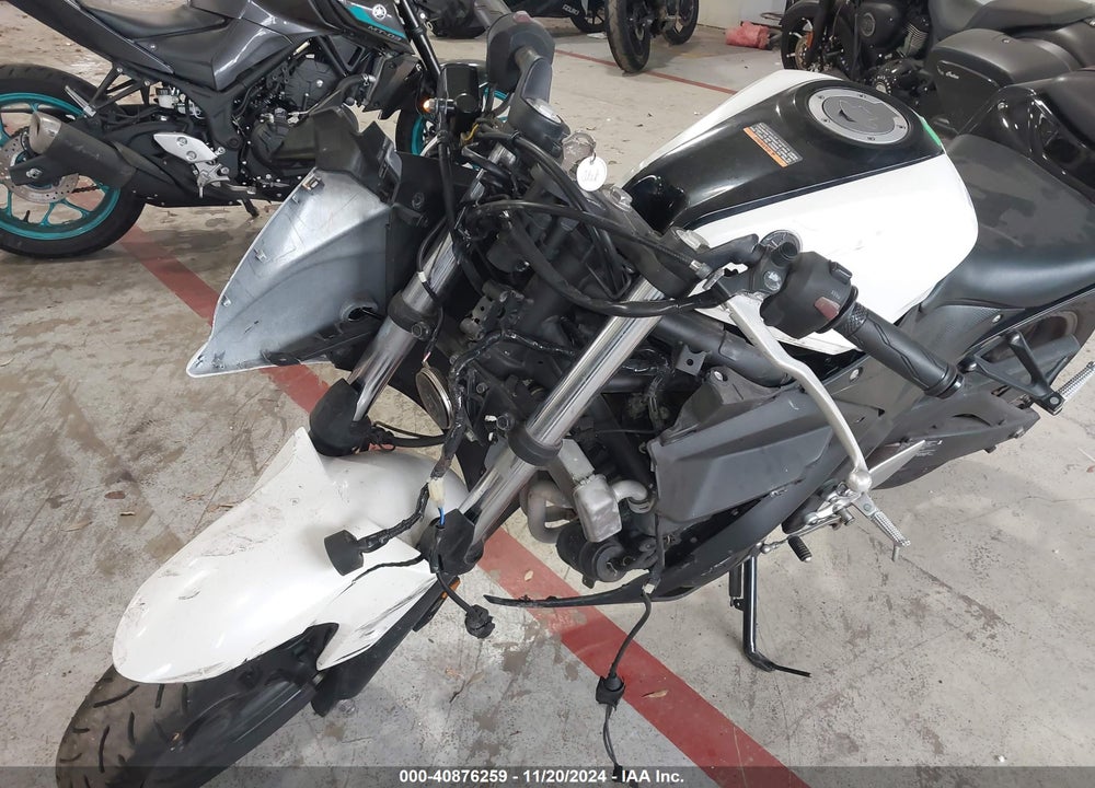 2017 YAMAHA YZFR3 A VIN: MH3RH15Y1HK003446