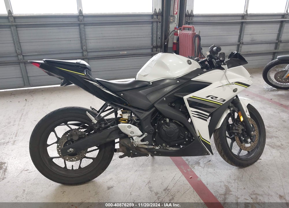 2017 YAMAHA YZFR3 A VIN: MH3RH15Y1HK003446