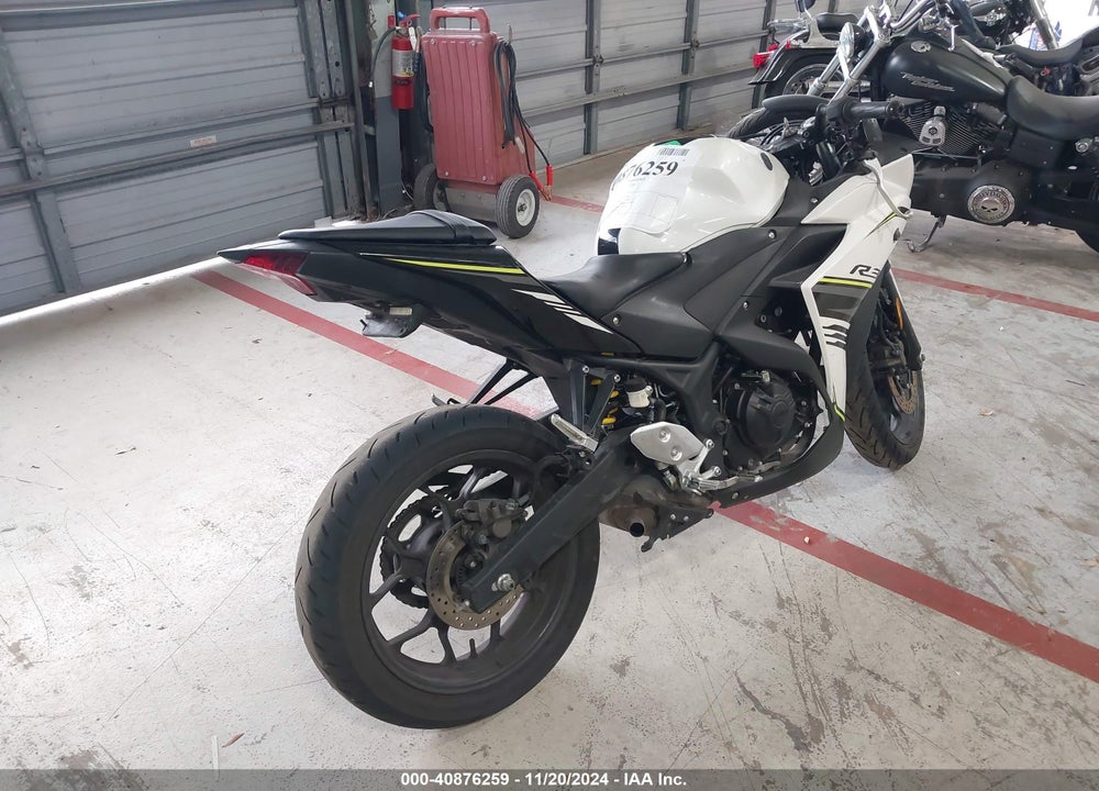 2017 YAMAHA YZFR3 A VIN: MH3RH15Y1HK003446