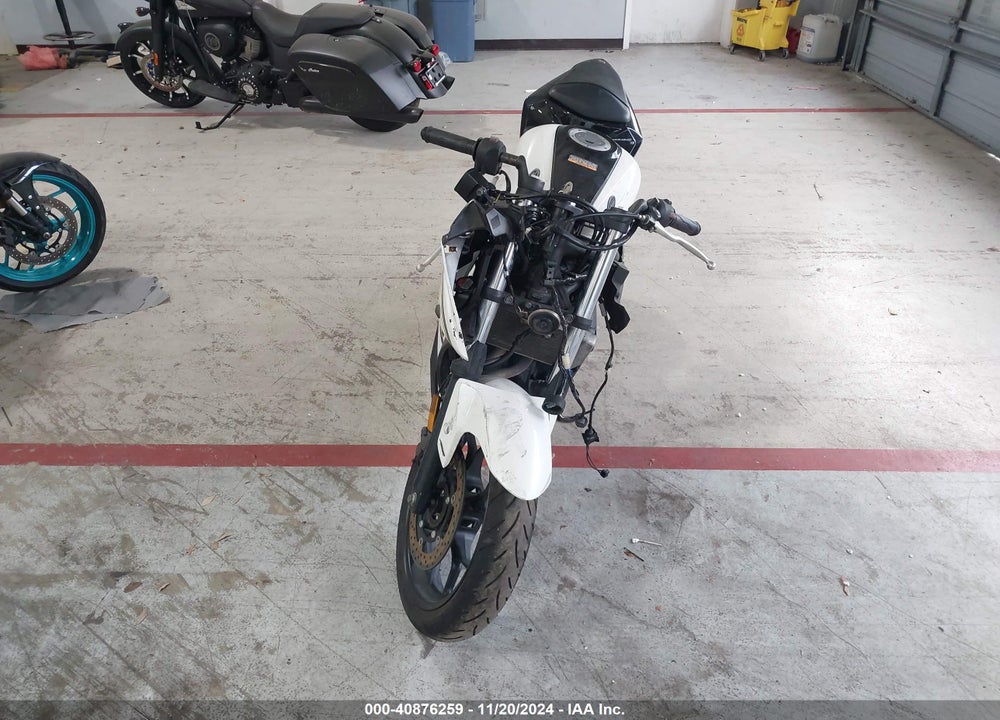 2017 YAMAHA YZFR3 A VIN: MH3RH15Y1HK003446