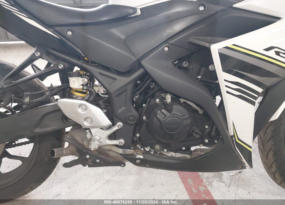 2017 YAMAHA YZFR3 A VIN: MH3RH15Y1HK003446