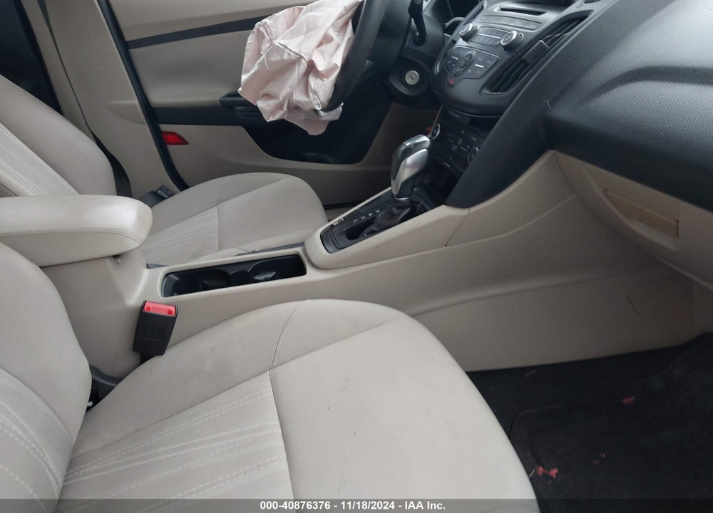 2015 FORD FOCUS SE VIN: 1FADP3F25FL203731