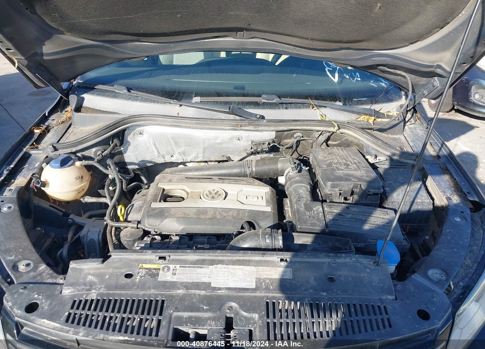 2015 VOLKSWAGEN TIGUAN SE VIN: WVGAV7AXXFW589859