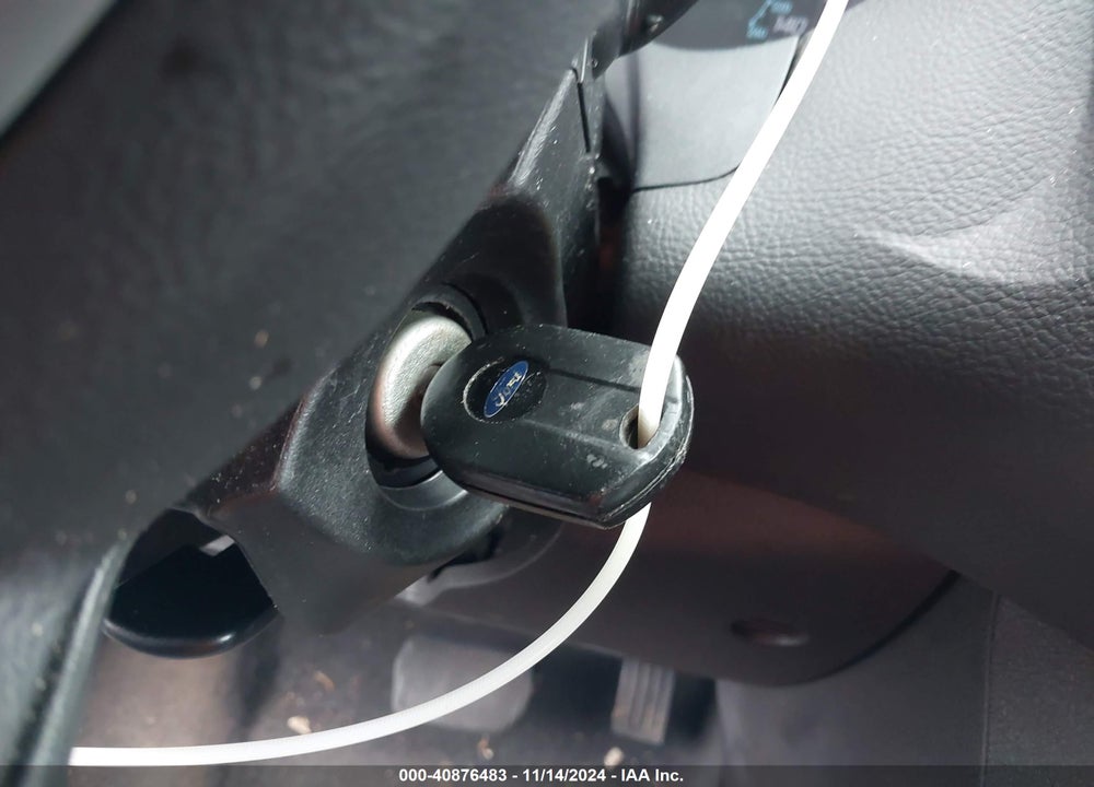 2014 FORD FOCUS SE VIN: 1FADP3F23EL352931