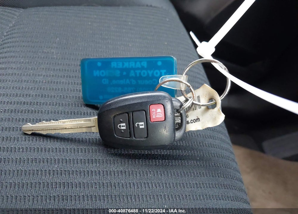 2015 TOYOTA RAV4 LE VIN: 2T3BFREV0FW272648