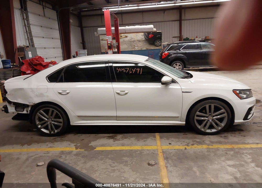 2017 VOLKSWAGEN PASSAT VIN: 1VWDT7A34HC068478