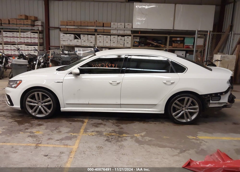 2017 VOLKSWAGEN PASSAT VIN: 1VWDT7A34HC068478