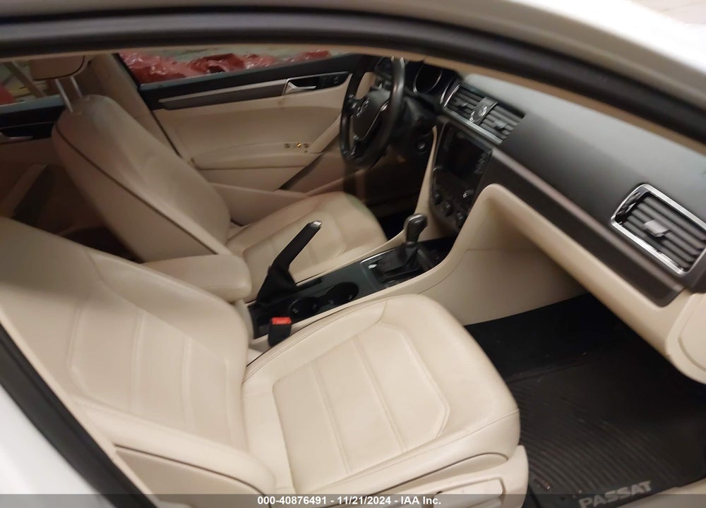 2017 VOLKSWAGEN PASSAT VIN: 1VWDT7A34HC068478