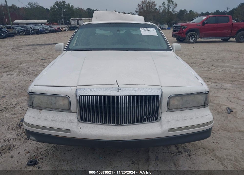 1997 LINCOLN TOWN CAR SIGNATURE VIN: 1LNLM82W3VY757139