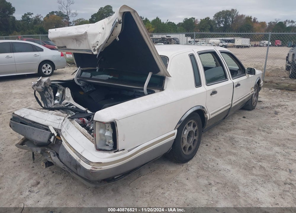 1997 LINCOLN TOWN CAR SIGNATURE VIN: 1LNLM82W3VY757139