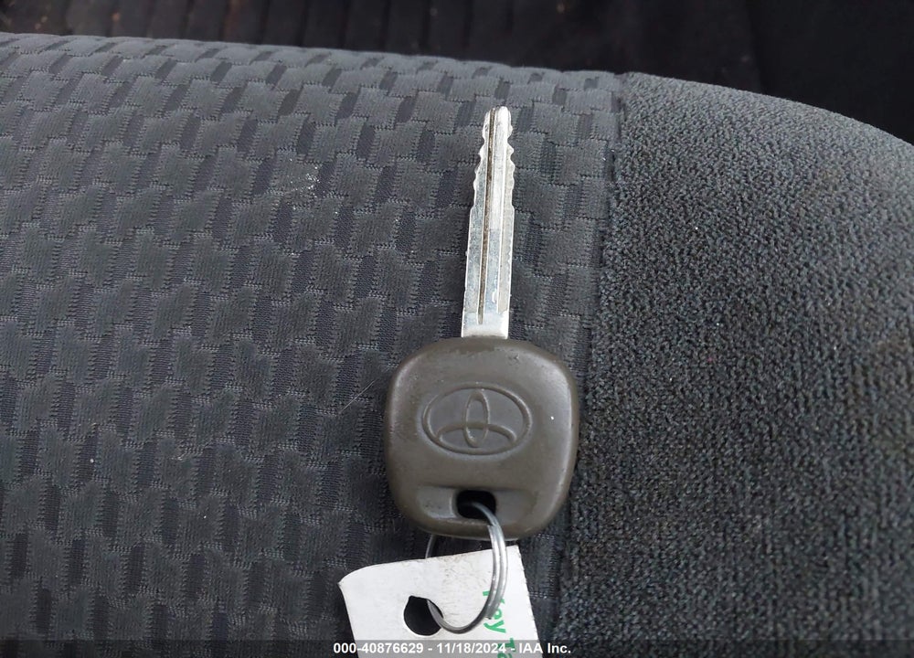 2007 TOYOTA COROLLA S VIN: 1NXBR32E77Z861585