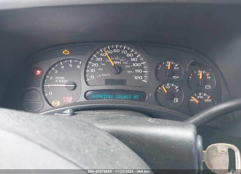 2005 CHEVROLET TAHOE LS VIN: 1GNEC13T15J194989