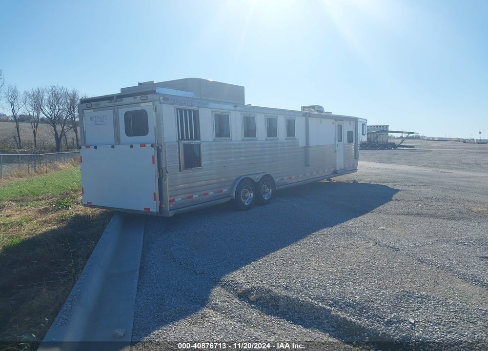 2004 INTEGRITY HORSE TRAILER VIN: 129HG332440169646
