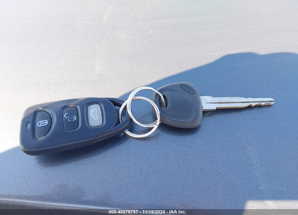 2009 HYUNDAI ELANTRA GLS VIN: KMHDU46DX9U712315
