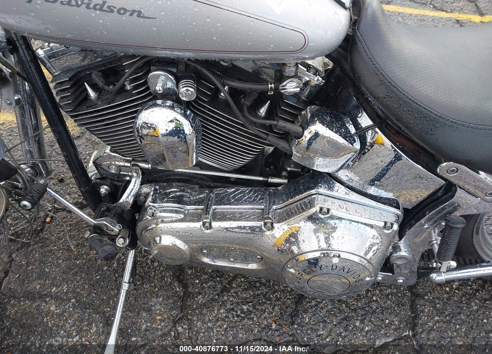 2000 HARLEY-DAVIDSON FXSTD VIN: 1HD1BSY6XYY069079