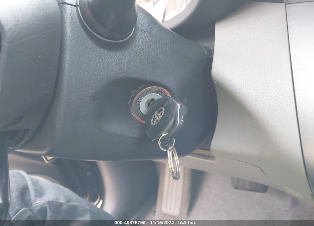 2006 TOYOTA RAV4 VIN: JTMBD35V965013098