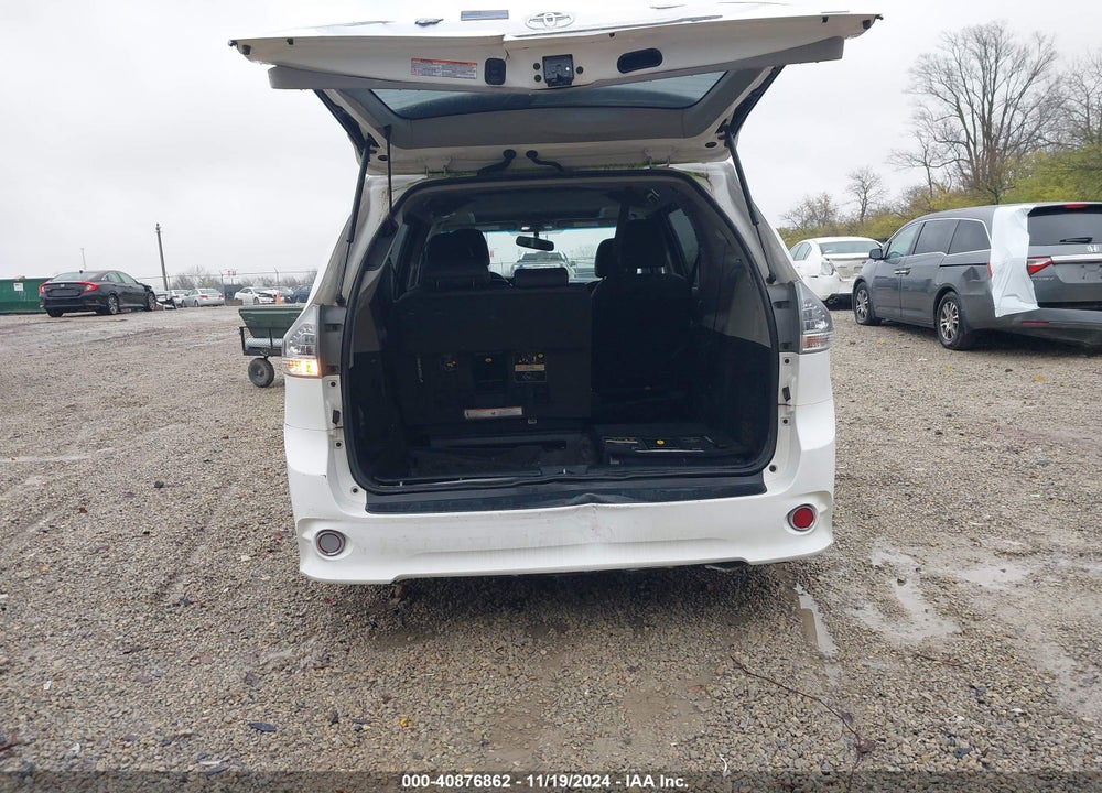 2016 TOYOTA SIENNA SE VIN: 5TDXK3DC2GS715156