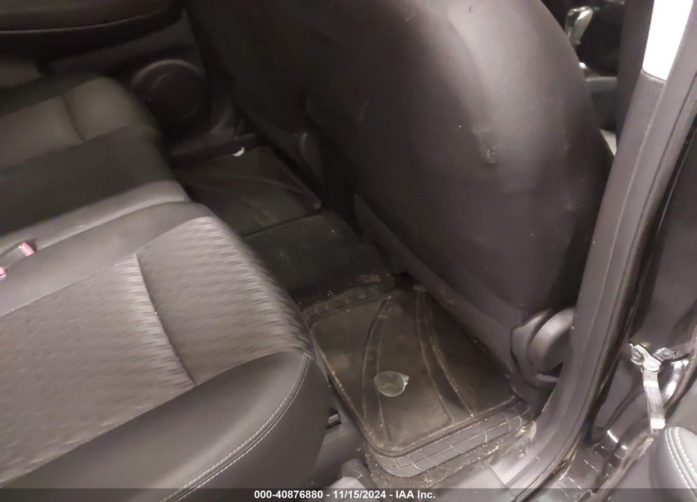 2018 NISSAN ROGUE SV VIN: KNMAT2MV1JP559465
