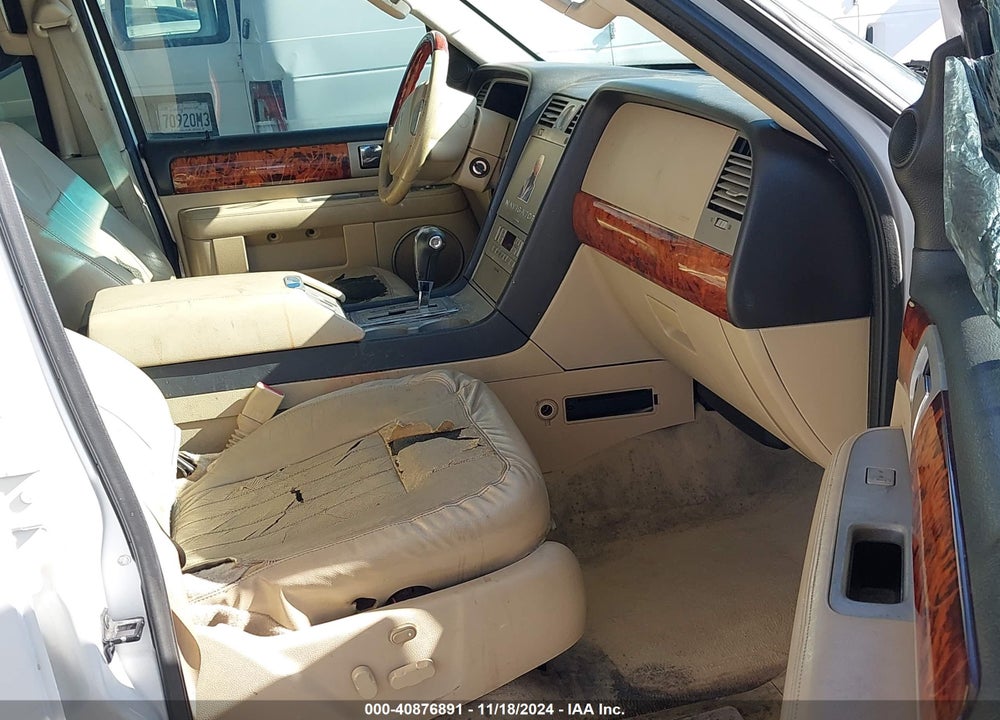 2006 LINCOLN NAVIGATOR LUXURY/ULTIMATE VIN: 5LMFU27516LJ29666