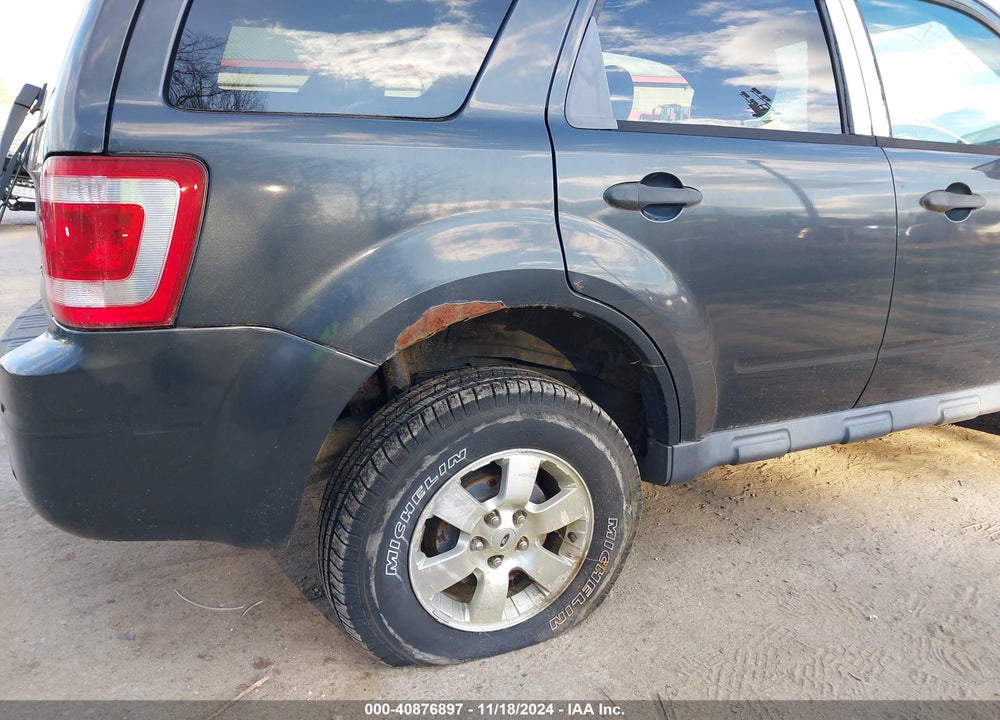2008 FORD ESCAPE XLT VIN: 1FMCU93ZX8KA05251