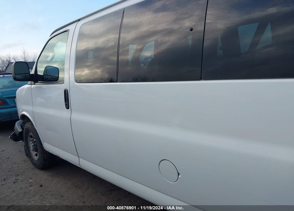 2017 CHEVROLET EXPRESS 3500 LT VIN: 1GAZGPFF6H1129723