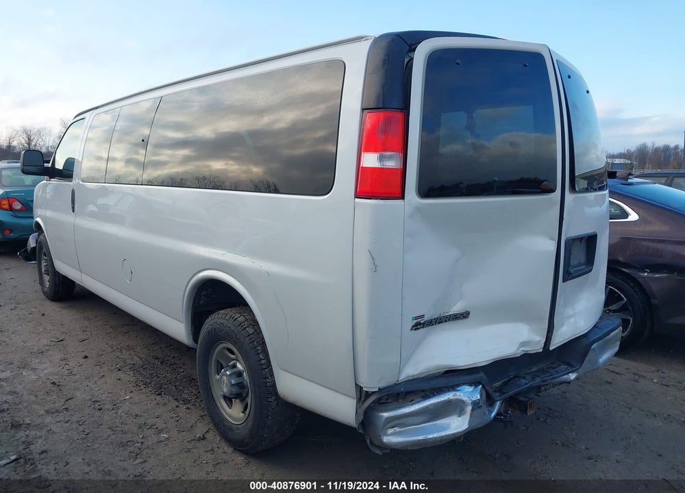 2017 CHEVROLET EXPRESS 3500 LT VIN: 1GAZGPFF6H1129723