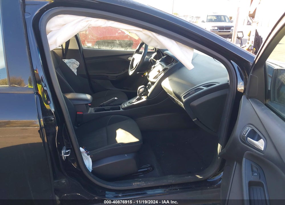 2017 FORD FOCUS SE VIN: 1FADP3F29HL223869