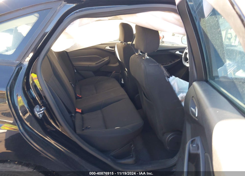 2017 FORD FOCUS SE VIN: 1FADP3F29HL223869