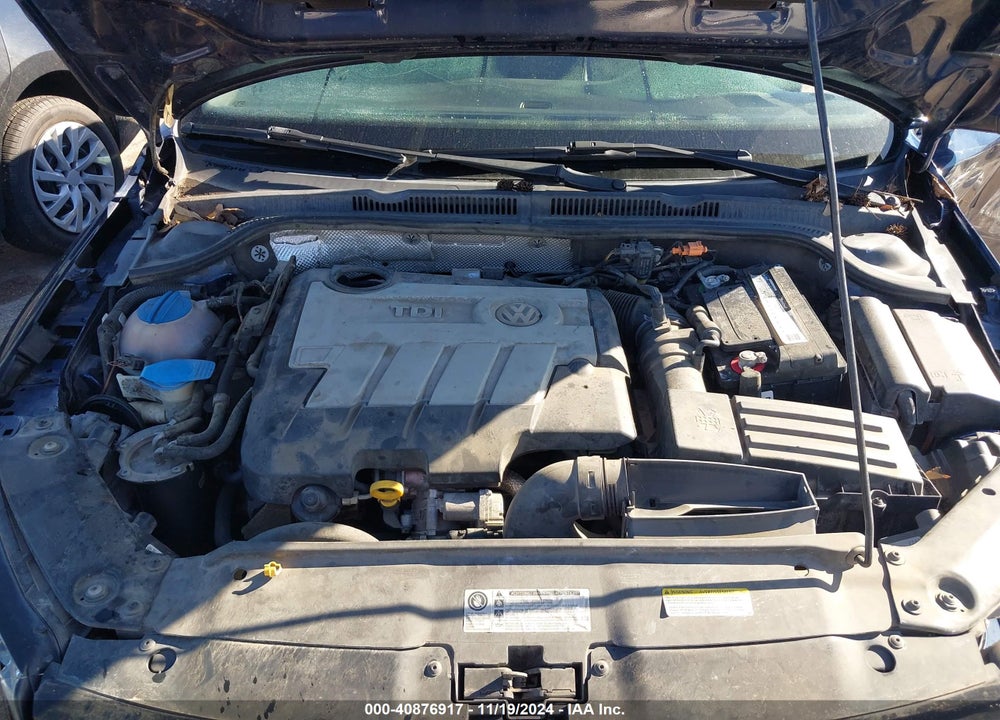 2014 VOLKSWAGEN JETTA 2.0L TDI VIN: 3VWLL7AJ9EM444791