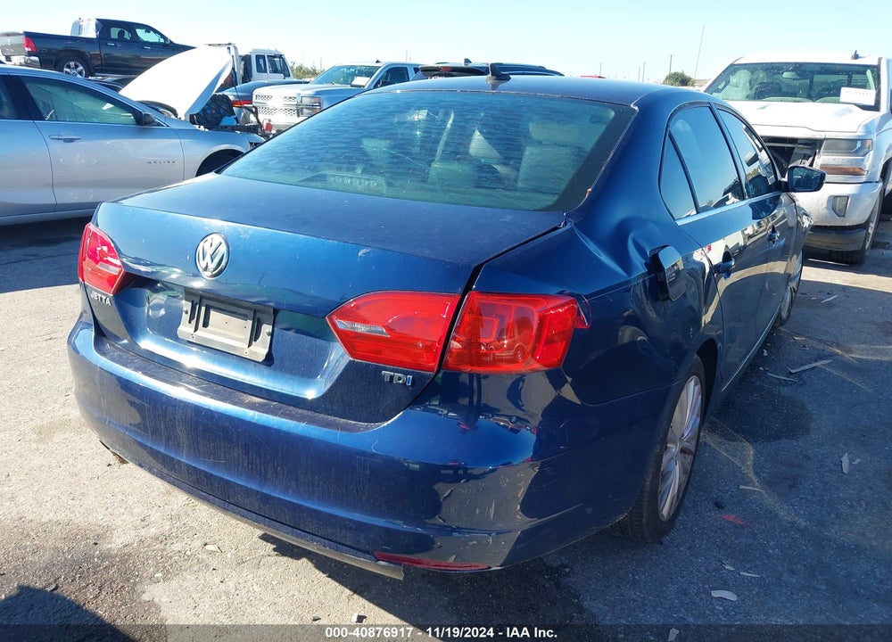 2014 VOLKSWAGEN JETTA 2.0L TDI VIN: 3VWLL7AJ9EM444791