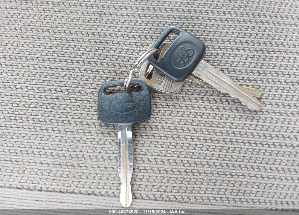 2002 TOYOTA COROLLA CE/LE/S VIN: 2T1BR12E42C582657