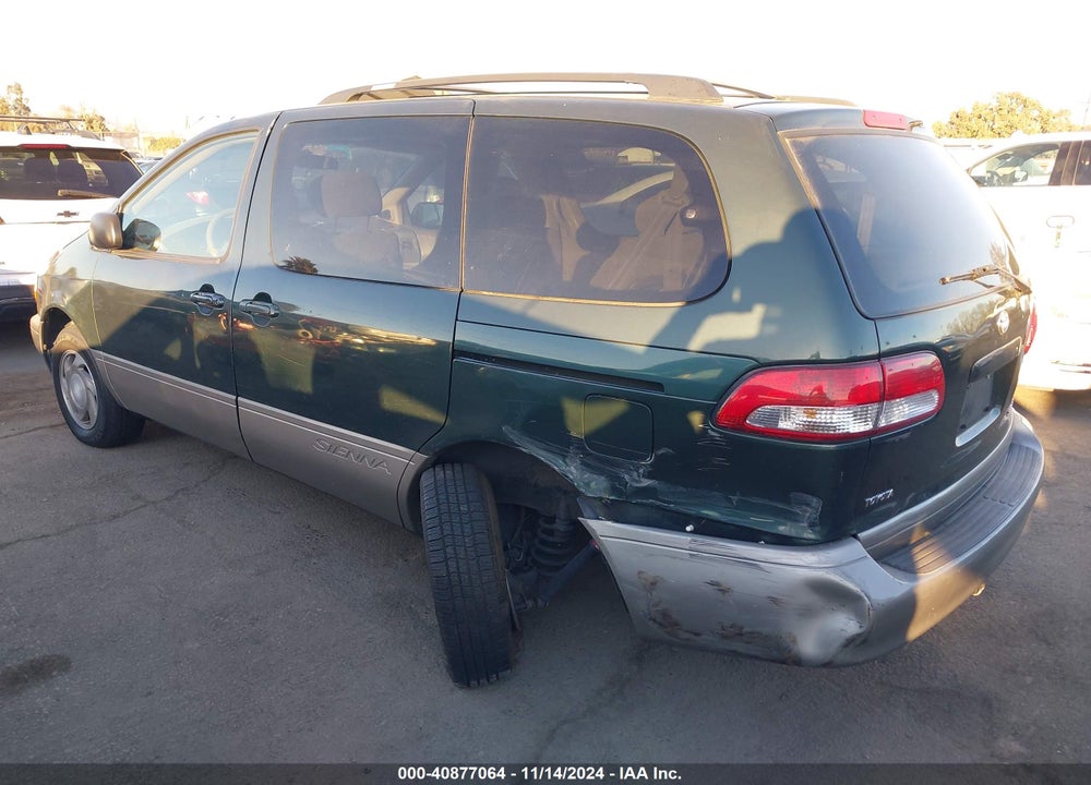 2001 TOYOTA SIENNA XLE VIN: 4T3ZF13CX1U369155