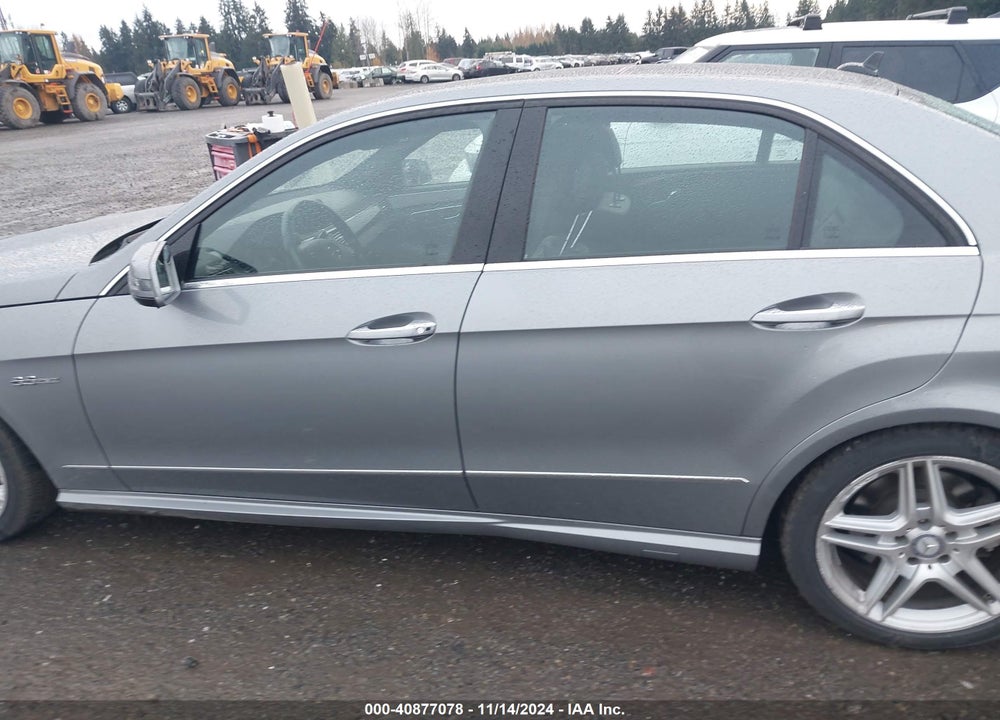 2011 MERCEDES-BENZ E 550 4MATIC VIN: WDDHF9AB2BA498792